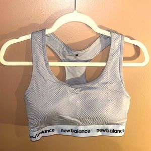 New Balance Sports Bra - removable cups - 🥂 sale!